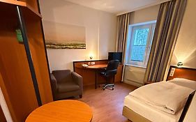 Keyless Boardinghouse